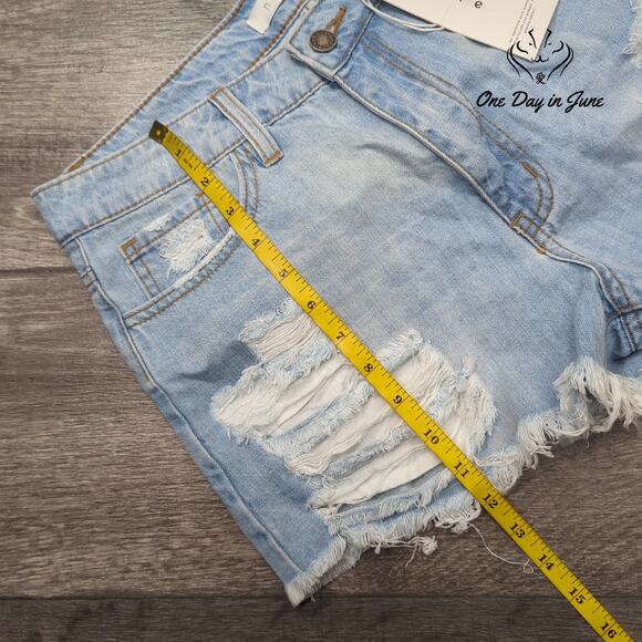 Nature High Rise Denim Shorts Size L - Picture 6 of 7